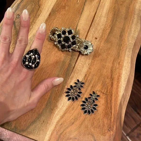 Costume jewelry set black gold & crystal rhinestone one size fits all adjustable - Picture 2 of 16